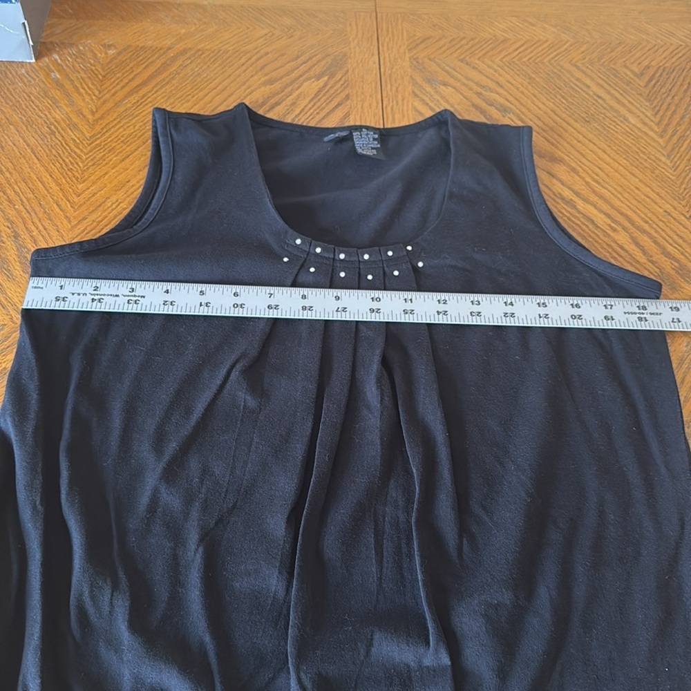 Jason Maxwell Black Embellished Tank Top with Pleated Design - Picture 5 of 6